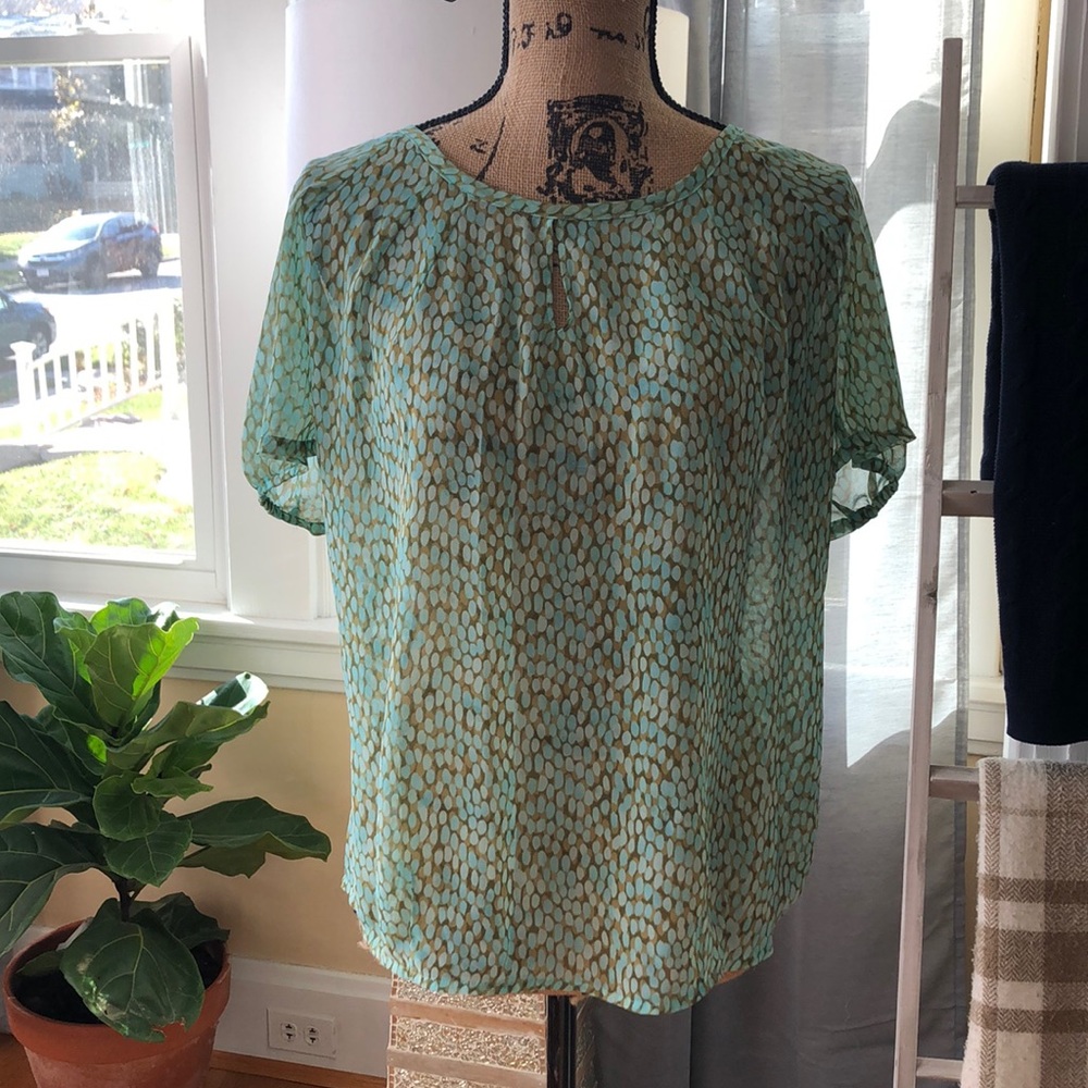 CAbi Pebble Keyhole Green and Tan Short Sleeve Top #Cabi lot 602 polyester top - Picture 2 of 5